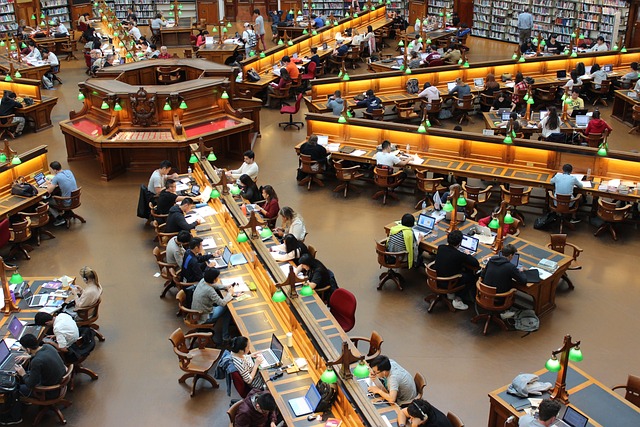 studentów